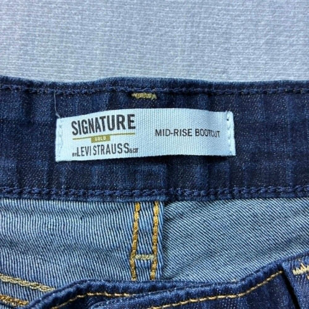 Signature Levi Strauss Gold Womens Bootcut Jeans Dark Wash Stretch Size 32x29 - Picture 3 of 8